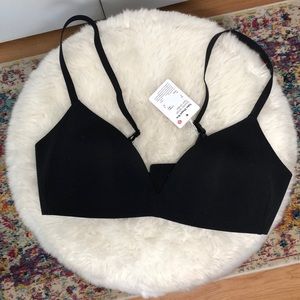 Lululemon bra!